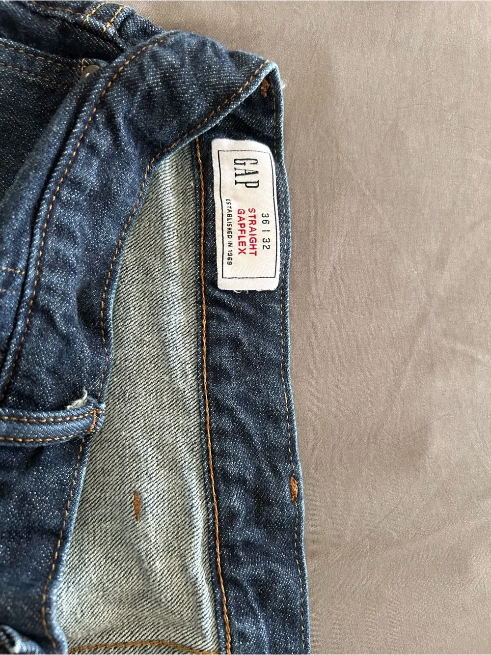 GAP Men's Navy Straight-Leg Jeans